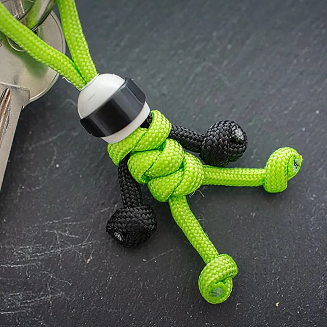 خوذة قلادة حقيبة حبل المنسوجة مظلة حبل شنقا حقيبة الظهر قلادة، سلسلة المفاتيح دراجة نارية، هدية السنة الجديدة، هدية عيد الميلاد