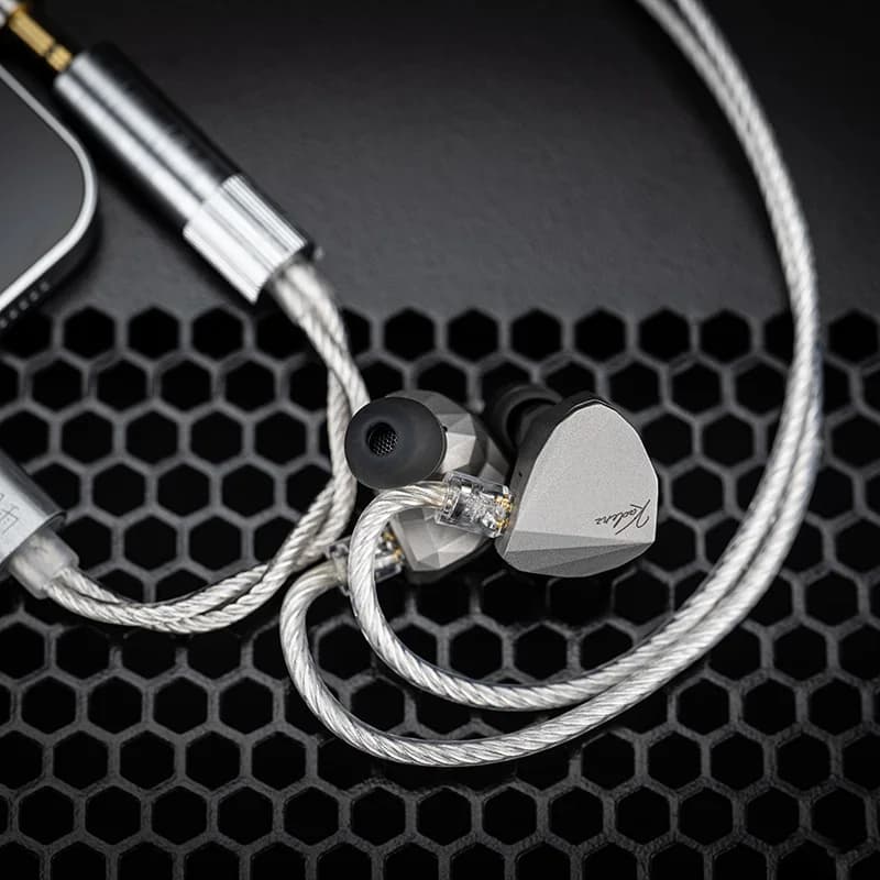MOONDROP Kadenz Dynamic Driver lEMs in-ear headphones 4.4mm USB-C Wired Connection - 6