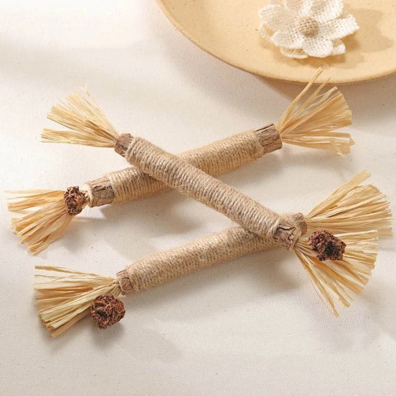 لعبة خشبية للقطط على شكل مضلع، وجبات خفيفة، عصا طبيعية لتنظيف الأسنان ومضادة للعث - 3