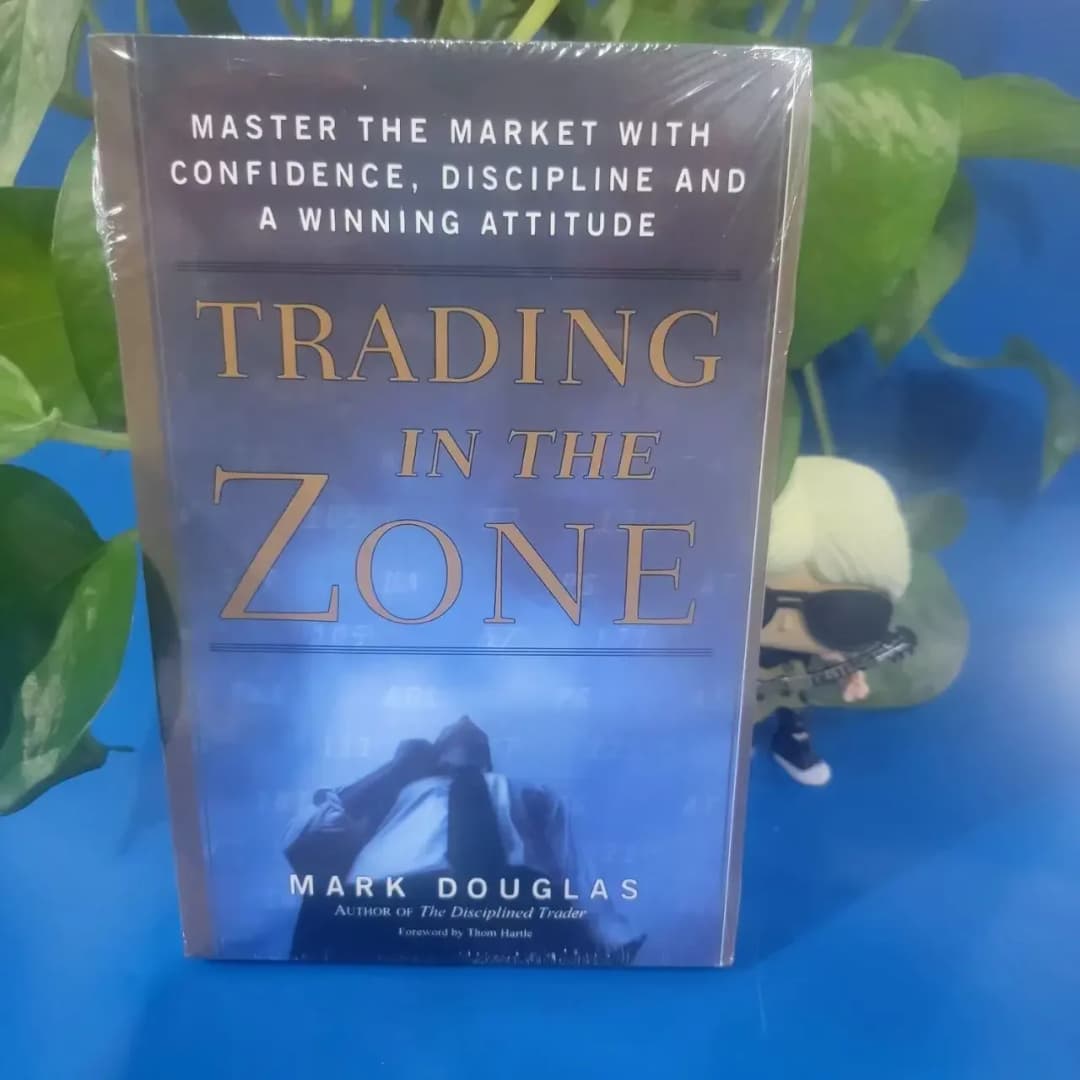 Trading in The Zone By Mark Douglas Master English BookThe Market with Confidence Discipline and A Winning Attitude Paperback - 5