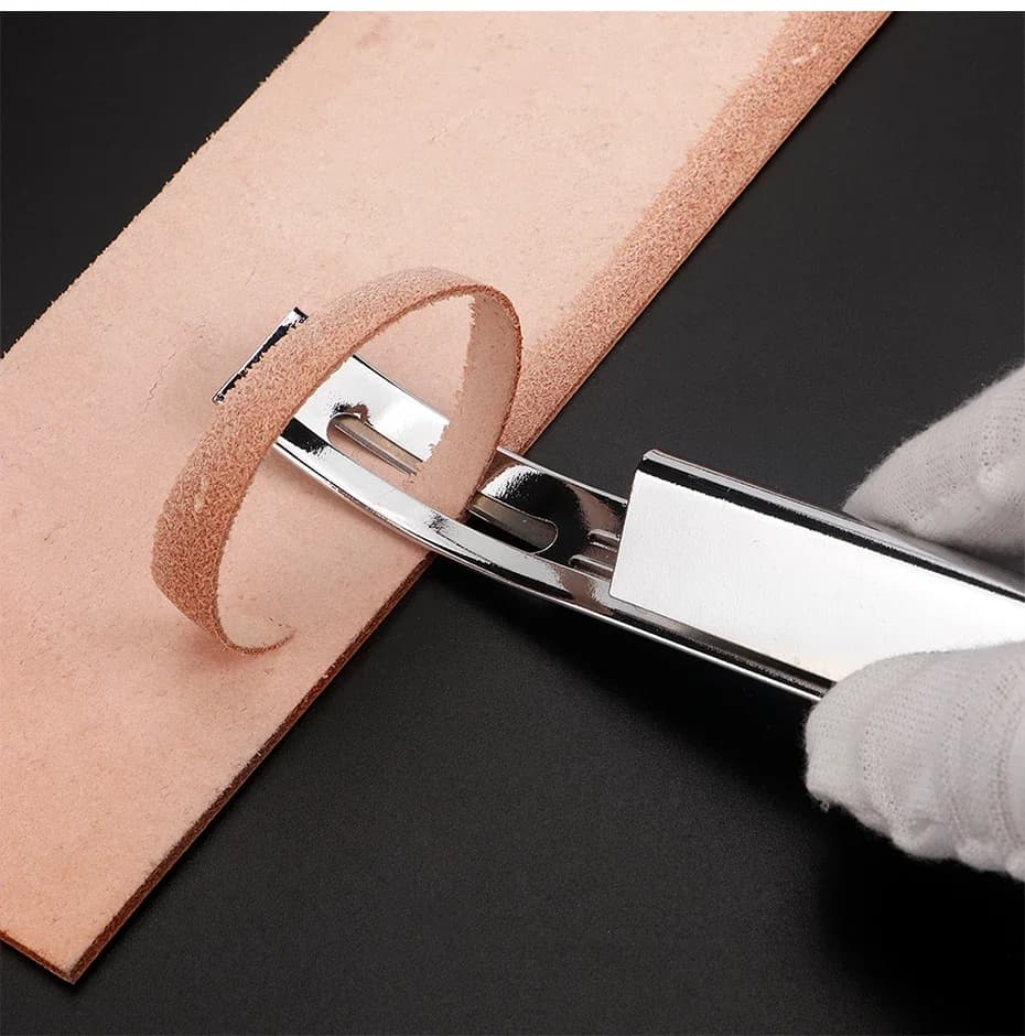 مجموعة واحدة من أدوات القطع ذاتية الصنع من الجلد المعدني مع 3 قطع شفرة سكيفر بديلة، حرفة جلدية رفيعة - أسود/فضي