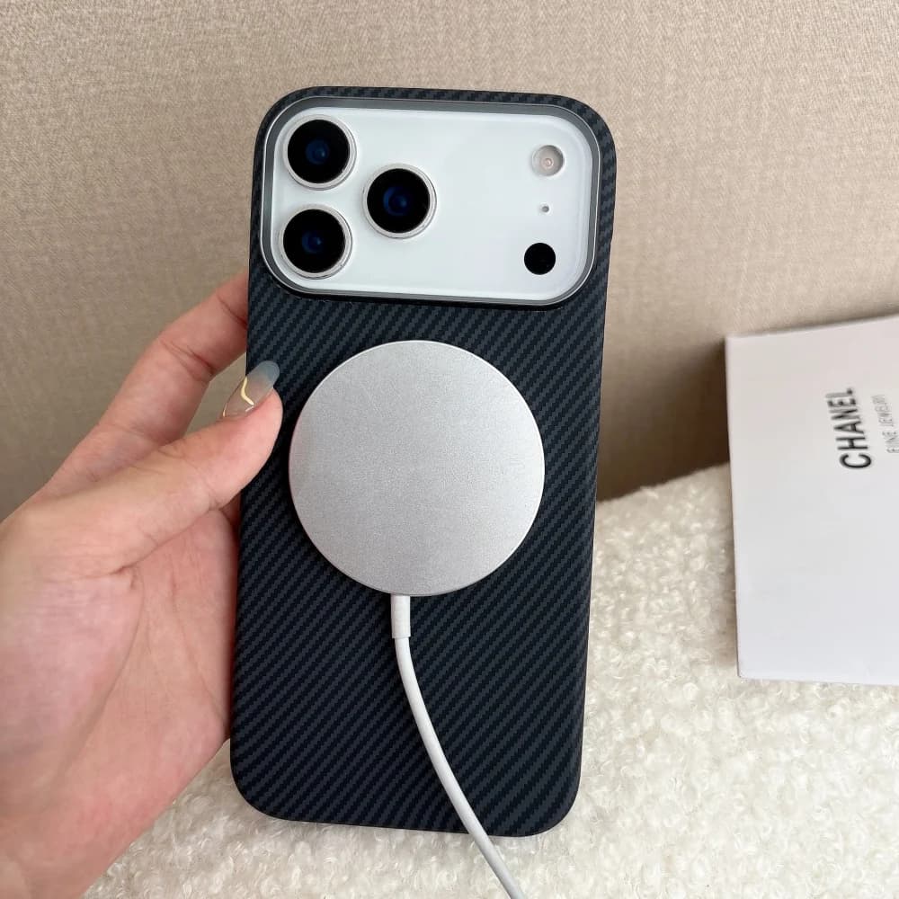 غطاء رقيق من ألياف الكربون لماج سيف، مناسب لهواتف iPhone 14 و15 و16 و17 Pro Max، غطاء صلب مقاوم للصدمات مع شحن لاسلكي - 4