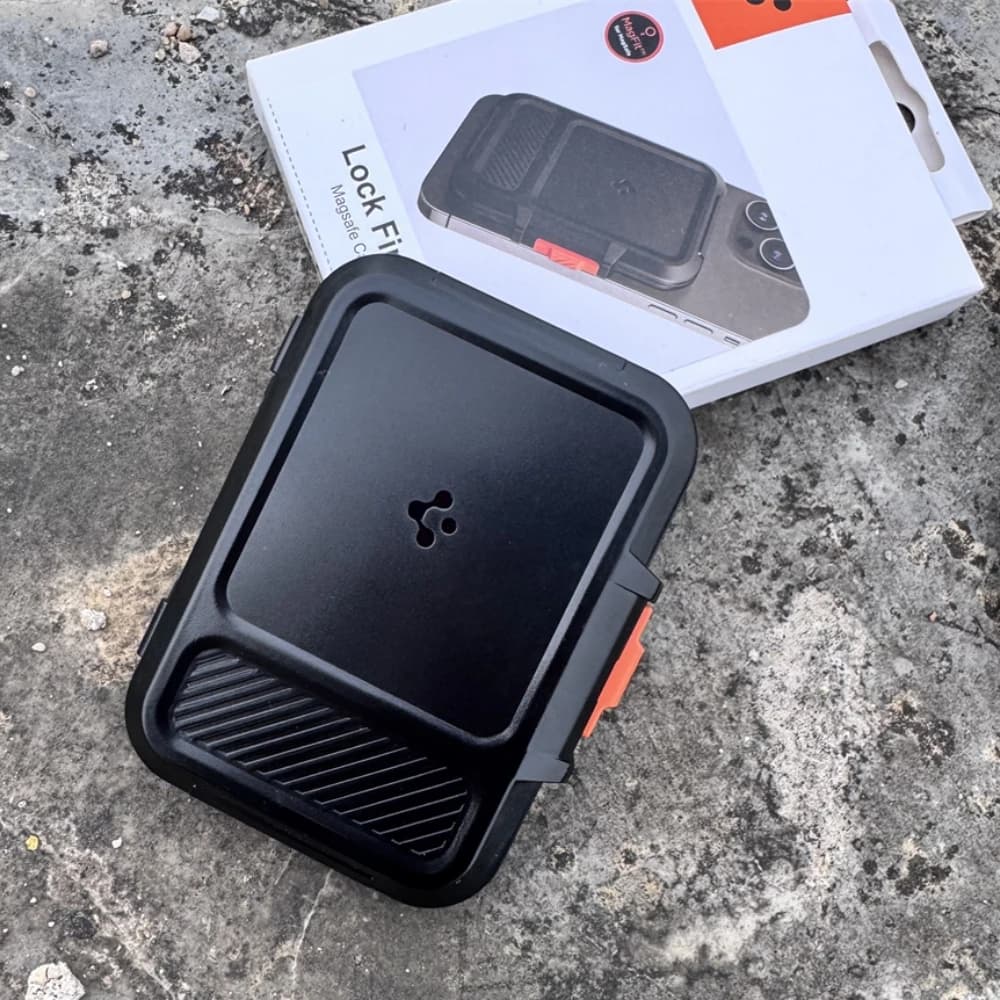 حامل بطاقات مغناطيسي قوي من Spigen لمحفظة MagSafe لهواتف iPhone 17 و16 و15 وسلسلة Pixel 10 مع قفل آمن يحمل 5-6 بطاقات - 3