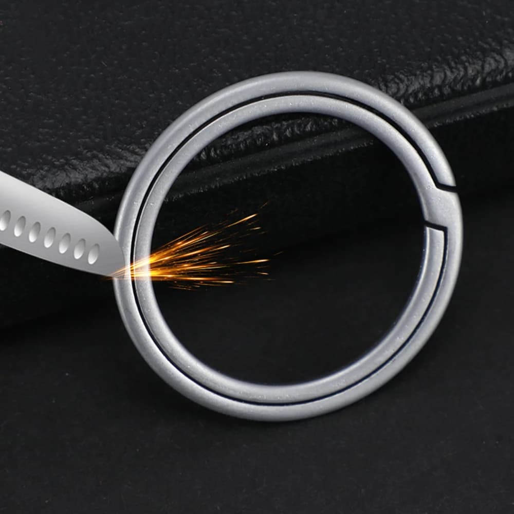 DIY Car Keychain Pendant Rings for Male Gift Durable Titanium Alloy Key Rings Super Lightweight Keychains Outdoor Buckle Rings