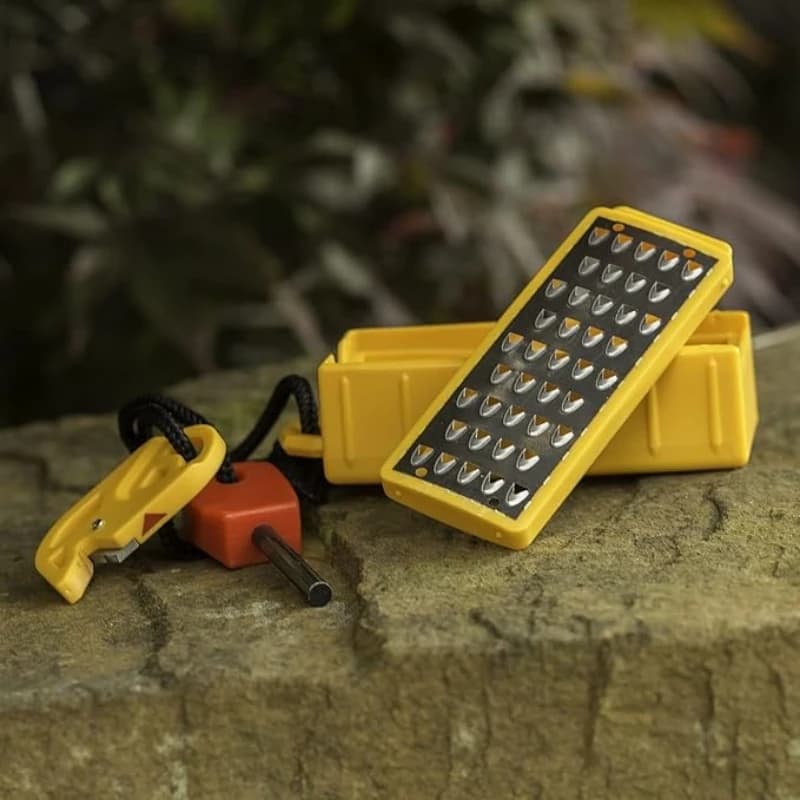 Lightweight Tinder Maker with Fire Starter: Portable Outdoor Survival Tool, Emergency Tinder Making & Cigarette Accessories Tool