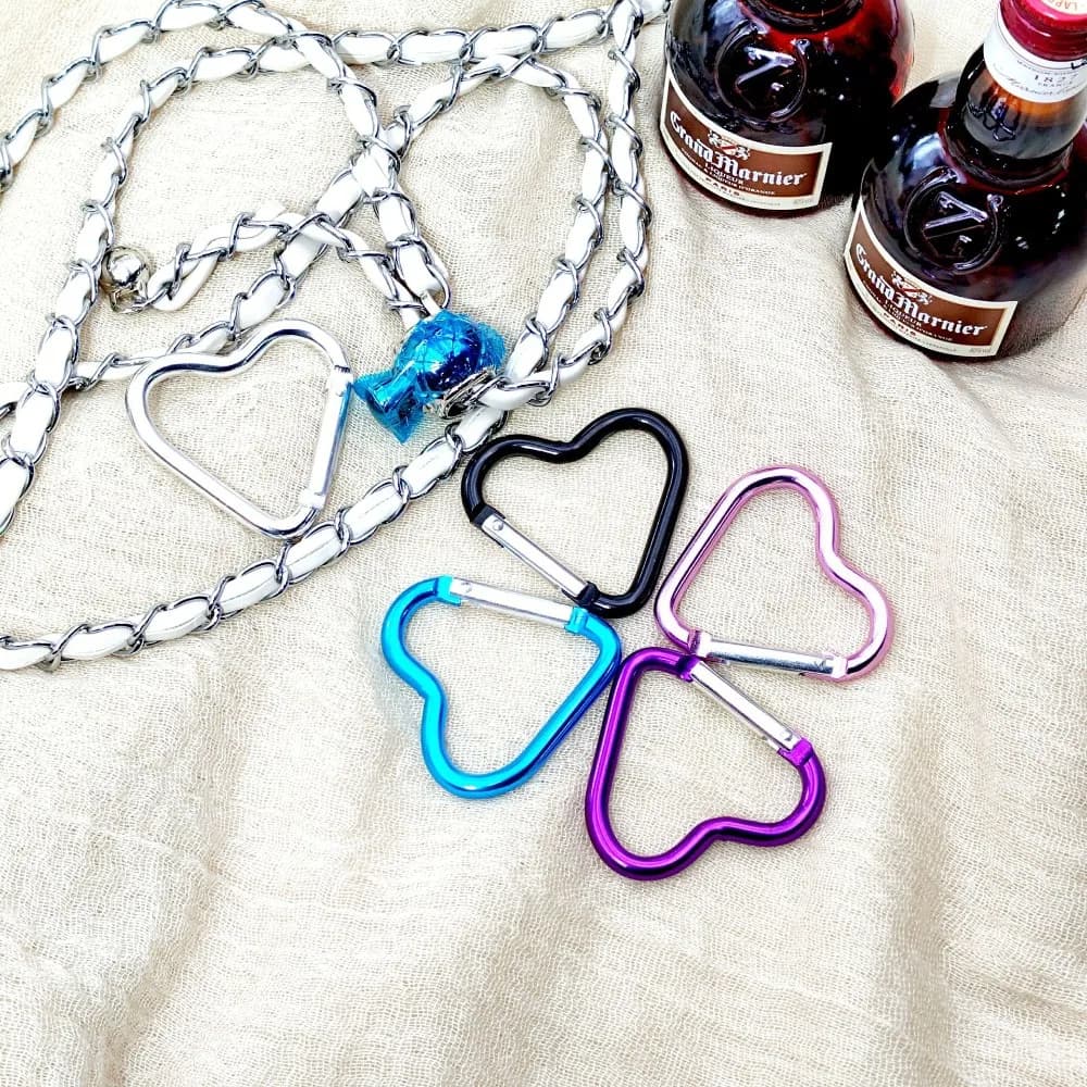 سلسلة مفاتيح على شكل قلب من سبائك الألمنيوم عالية الجودة، مشبك خطاف سريع للتخييم والمشي لمسافات طويلة، مشبك متعدد الأغراض، اكسسوارات بالجملة