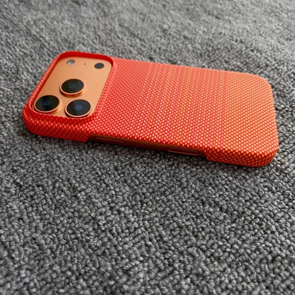 غطاء مغناطيسي من ألياف الكربون بنقوش خطوط رفيعة لماج سيف، مناسب لهواتف iPhone 17 و16 Plus و15 Pro Max و14 و13 و12، غطاء حماية بدون إطار من البولي كربونات - 6