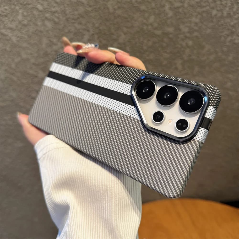 غطاء هاتف مغناطيسي فاخر من ألياف الكيفلار والكربون الملونة لسامسونج S26 وS24 وS25 ألترا وS23 بلس، متوافق مع الشحن اللاسلكي ماجسيف