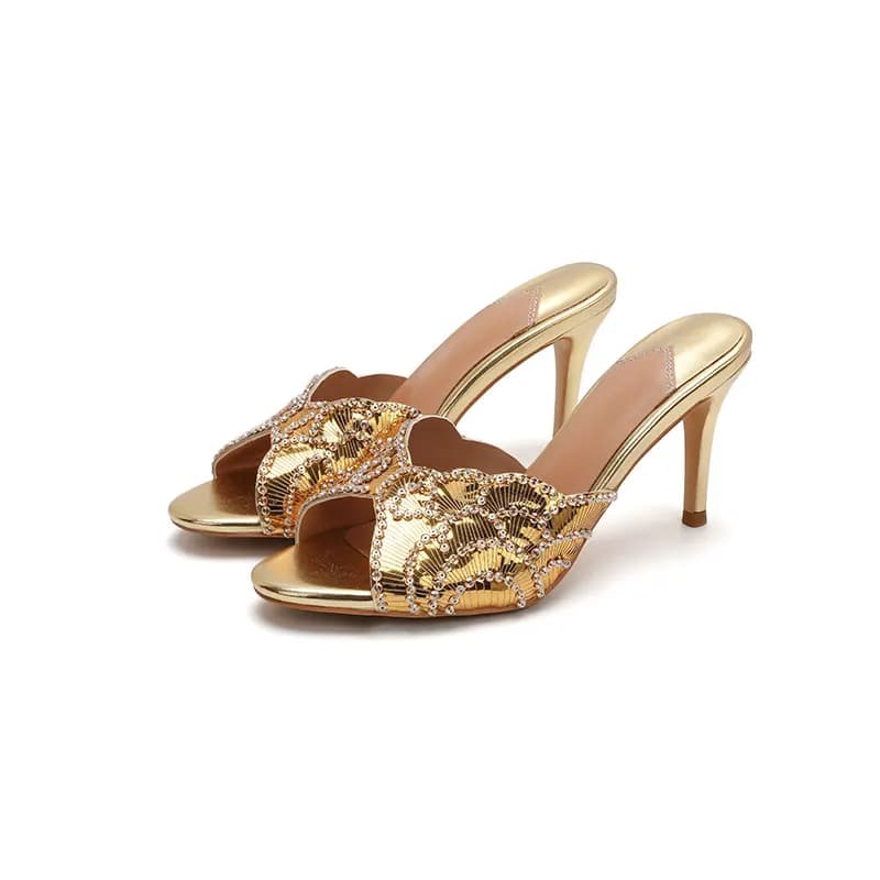 صنادل نسائية جديدة لصيف 2026 بكعب عالي ومرصعة بالترتر الذهبي، صنادل مقاس كبير لحفلات الزفاف - 6