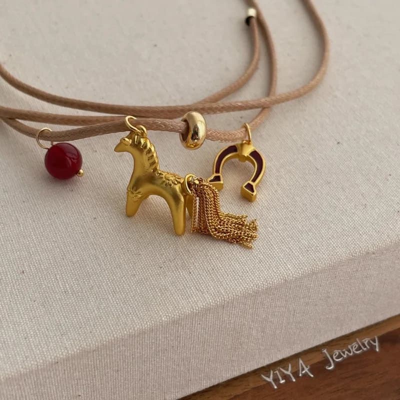 قلائد معلقة بخرز متعدد الشرابات على شكل حصان كارتوني معدني مضحك من مينار للنساء، سلسلة قلادة طويلة قابلة للتعديل من حبل الشمع - 6