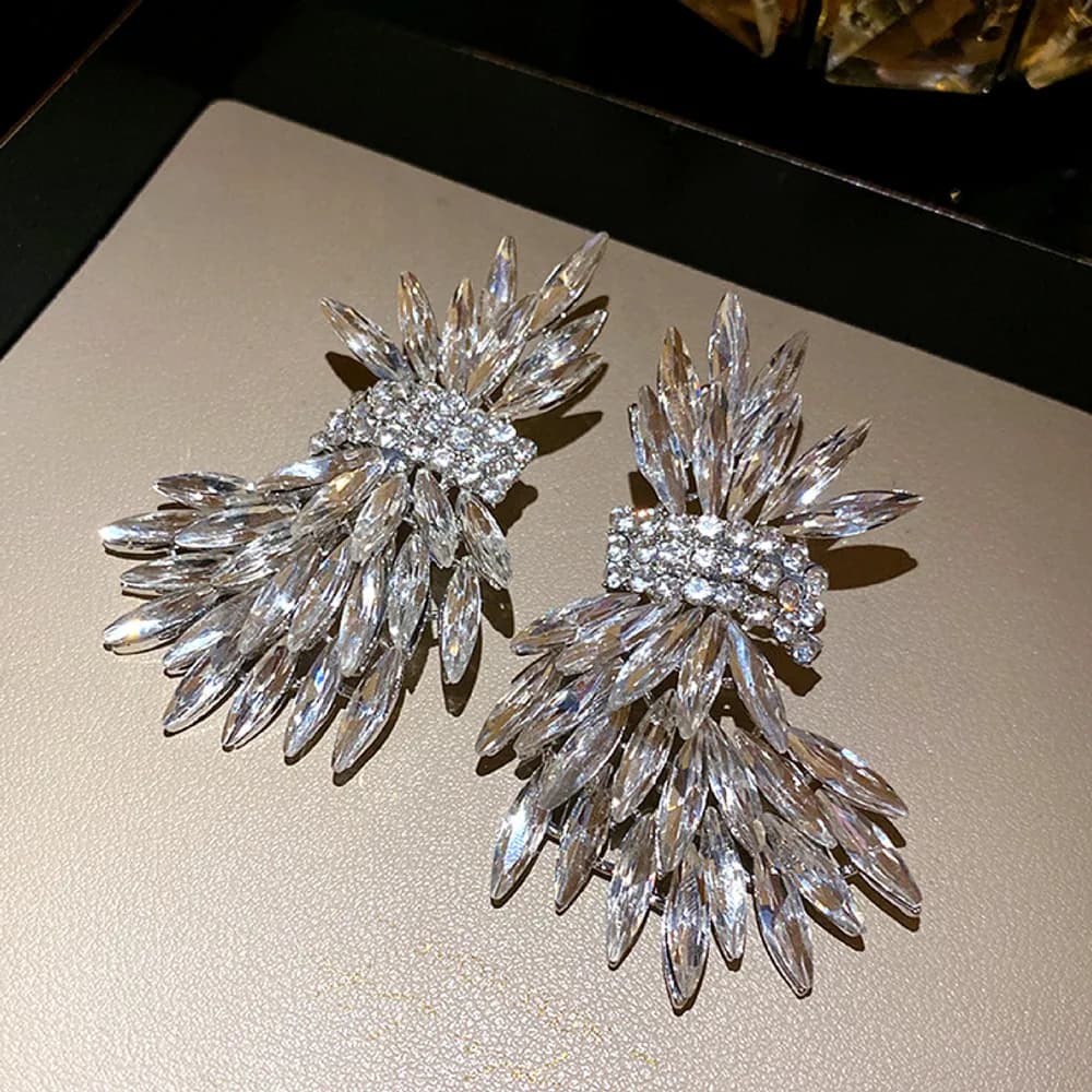 أقراط مسامير كبيرة مرصعة بالكريستال اللامع للنساء، تصميم فاخر من العلامة التجارية، إكسسوارات أذن للحفلات، مجوهرات حفلات العطلات