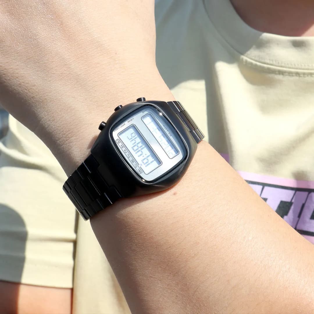 ساعة رجالية رقمية كلاسيكية بشاشة مزدوجة وإضاءة خلفية عرض السنة والشهر والتاريخ والأسبوع سوار من الستانلس ستيل ساعة معصم للجنسين - 4