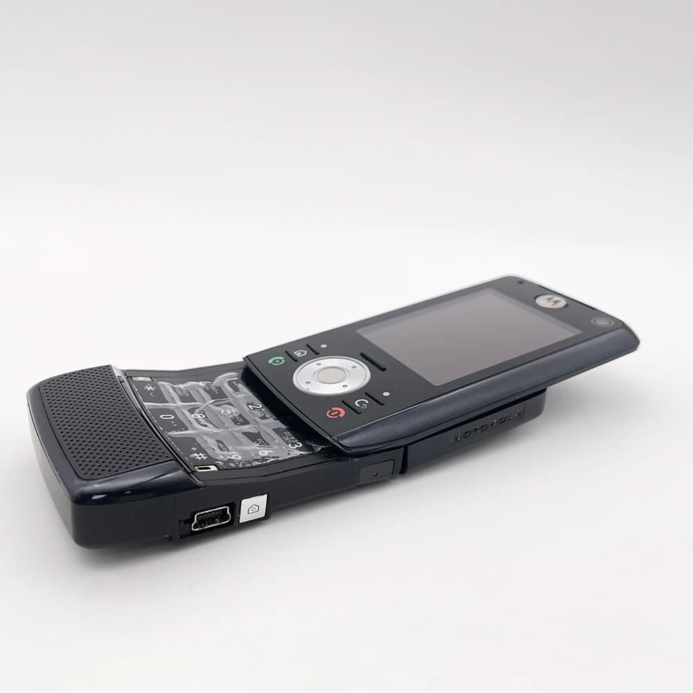 هاتف محمول Motorola RIZR Z8 الأصلي مفتوح الشبكة، يدعم 3G وبطارية 1030mAh، ويعمل على شبكات GSM 850 / 900 / 1800 / 1900 - 5