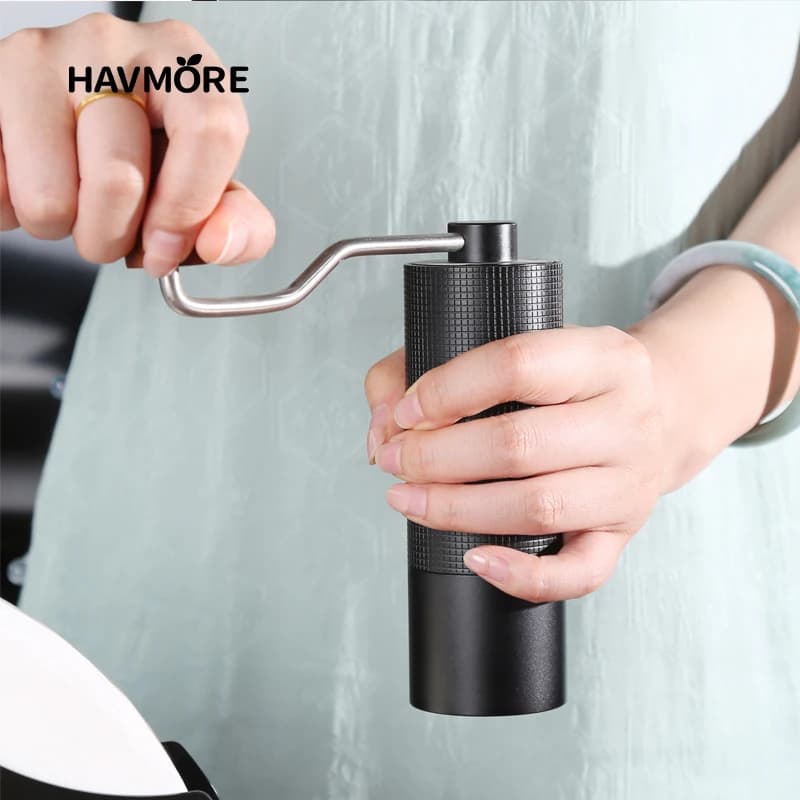 مطحنة قهوة يدوية احترافية، ترقية بجسم معدني بالكامل، تصميم مقاوم للانزلاق، مطحنة محمولة مع بُر داخلي - 4