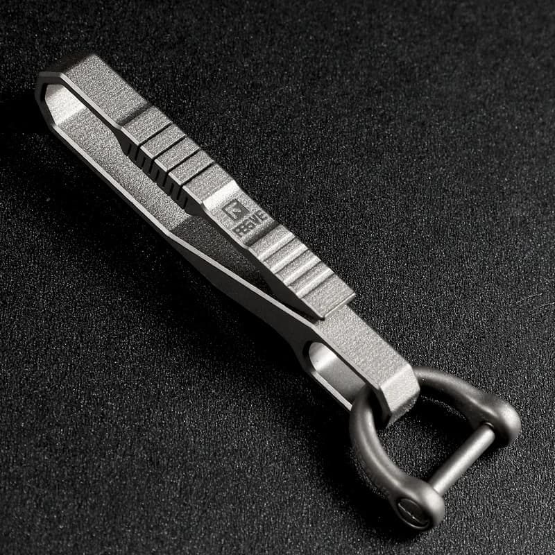 سلسلة مفاتيح تيتانيوم فاخرة، حامل مفاتيح خفيف الوزن مع مشبك حزام، هدية عيد الأب - 2
