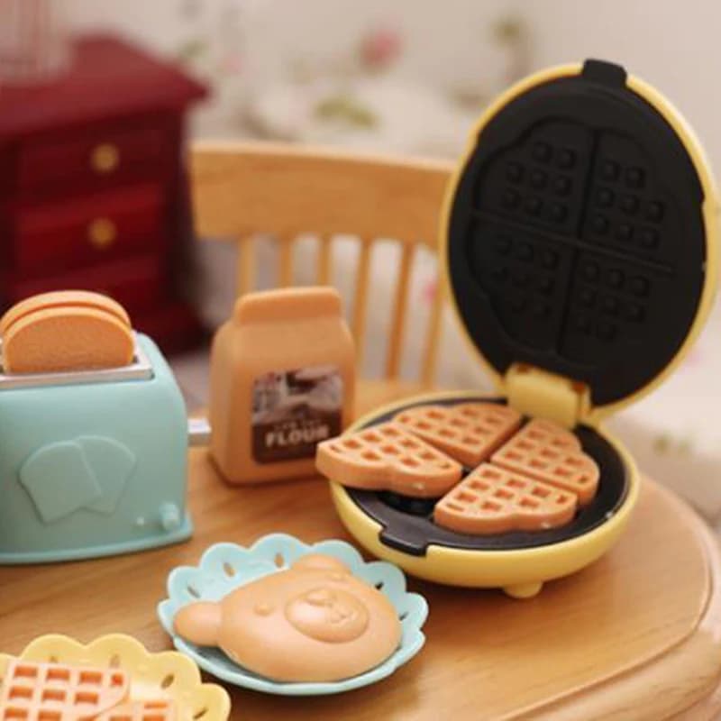 1PC Dollhouse 1/12 Scale Mini Bread Machine With Toast Miniature Dollhouse Kitchen Access Toaster Cute  Home Decoration - 6