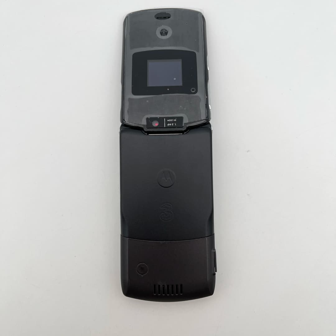 هاتف موتورولا رازر V3xx أصلي غير مقفل، بطارية 940 مللي أمبير، يدعم 3G وGSM 900/1800/1900 - 2