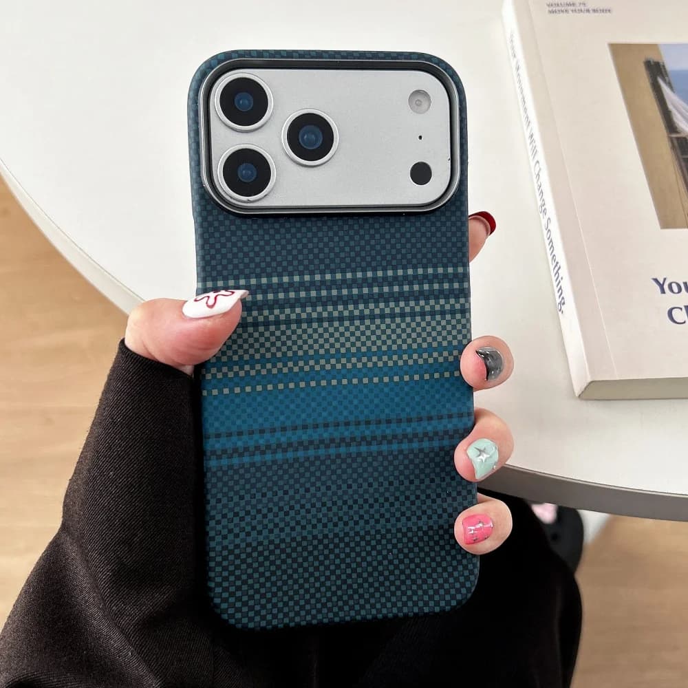 غطاء رقيق من ألياف الكربون لماج سيف، مناسب لهواتف iPhone 14 و15 و16 و17 Pro Max، غطاء صلب مقاوم للصدمات مع شحن لاسلكي - 3