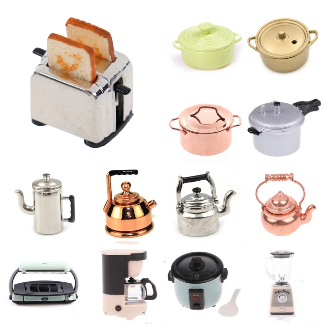 1PC Dollhouse 1/12 Scale Mini Bread Machine With Toast Miniature Dollhouse Kitchen Access Toaster Cute  Home Decoration
