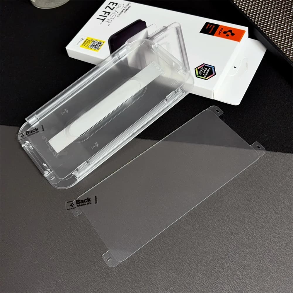 2 قطعة من زجاج الحماية Spigen Glas.tR EZ Fit مع مستشعر محمي وزجاج مقوى وواقي شاشة عالي الدقة لهواتف Samsung Galaxy S26 وS25 وS24 Ultra - 5