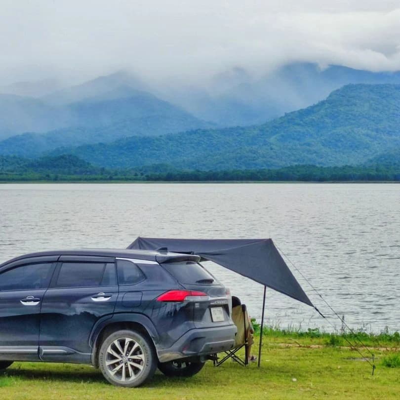 مظلة جانبية للسيارة على شكل خفاش، غطاء أسود 2x3، خيمة ملجأ خلفي للسيارة مقاومة للماء للتخييم الخارجي، مناسبة لسيارات الدفع الرباعي والفان - 5