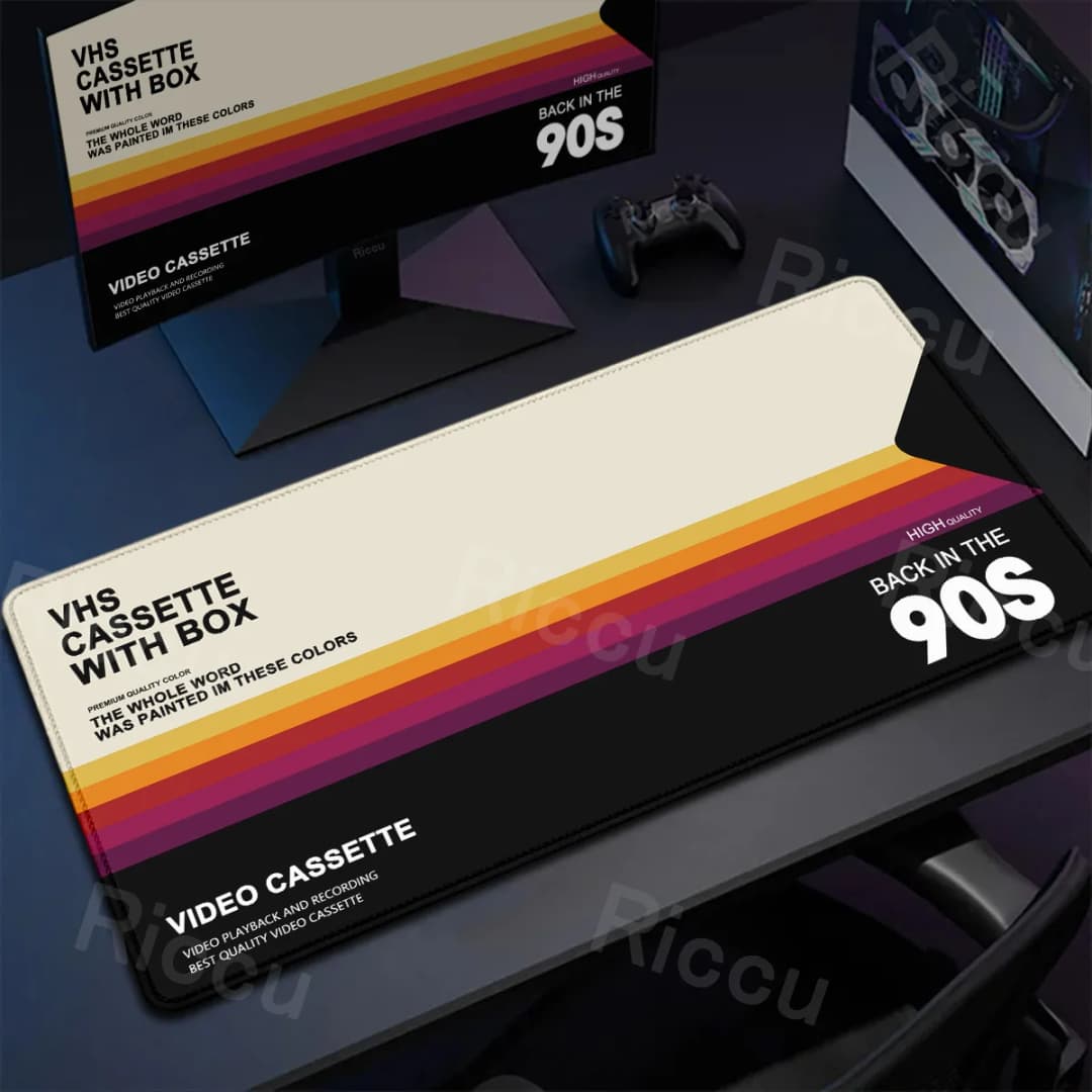 قاعدة فأرة بتصميم كلاسيكي VHS، كبيرة الحجم، غير قابلة للانزلاق، 90x40 سم، تصميم فني عالي الدقة