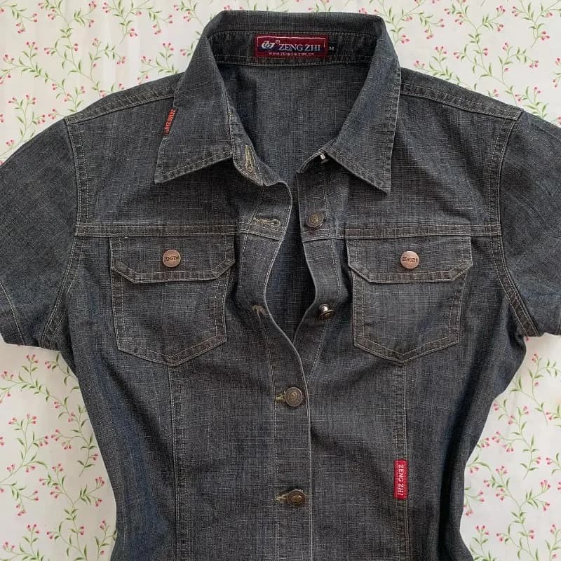 قميص نسائي دنيم بأكمام قصيرة، موضة هاراجوكو الأمريكية الرجعية، ماركة شهيرة، كاجوال، ضيق، موضة الشارع 2025