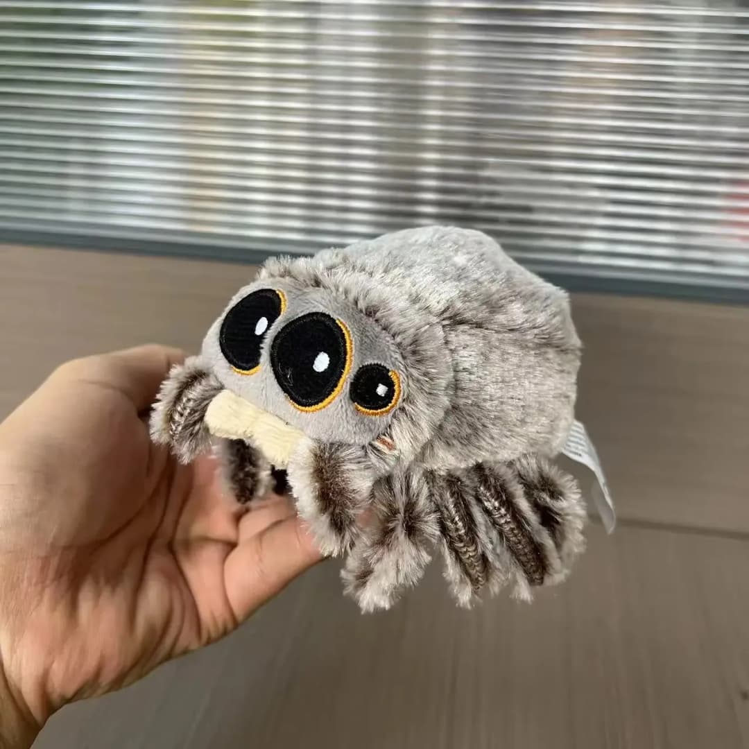 لعبة لطيفة على شكل عنكبوت صغير من القطيفة الناعمة على شكل حيوانات كرتونية لتزيين غرفة الألعاب هدية لحفلات أعياد ميلاد الأطفال