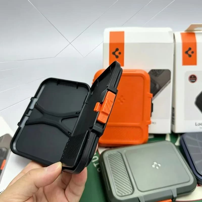 حامل بطاقات Spigen متوافق مع MagSafe لهواتف iPhone 17 Air و12 و13 و14 و15 و16 و17 و18 Pro Max، حقيبة بطاقات مغناطيسية متينة - 4