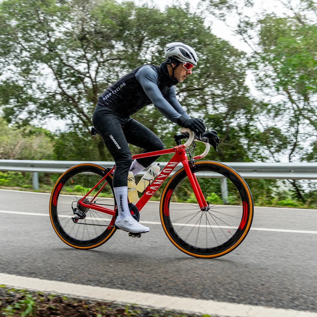 ملابس ركوب الدراجات الشتوية من DAREVIE، جيرسي صوفي حراري للرجال بأكمام طويلة، دافئ وناعم ومُهوى - 4