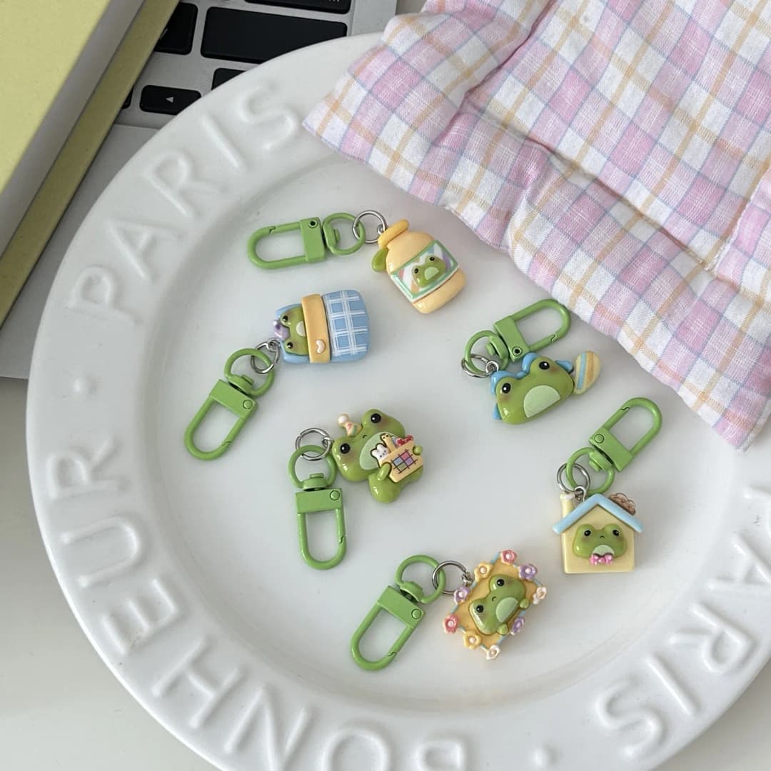 سلسلة مفاتيح على شكل ضفدع كرتوني، إطار صور مزهرية منزل لطيف، قلادة ضفدع، حلقة مفاتيح سيارة، زخارف حقيبة ظهر، إكسسوارات حقيبة - 4