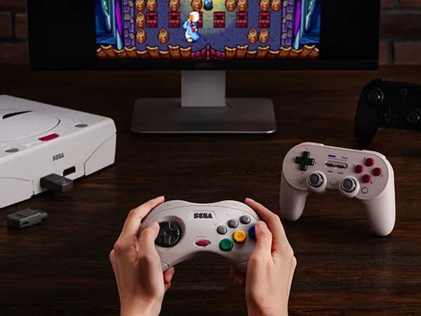 محول 8BitDo Retro Receiver لـ Saturn، Windows 11/ 12، متوافق مع Xbox Series، Xbox One، Switch Pro، وحدة تحكم PS5، PS4 - 3