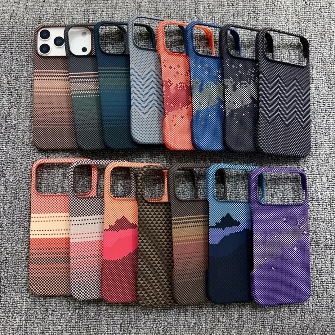 غطاء مغناطيسي رقيق بدون إطار من ألياف الكربون مع تصميم غروب الشمس، مناسب لهواتف iPhone 17 Air و16 Plus و15 و14 و13 و12 Pro Max، غطاء مقاوم للصدمات