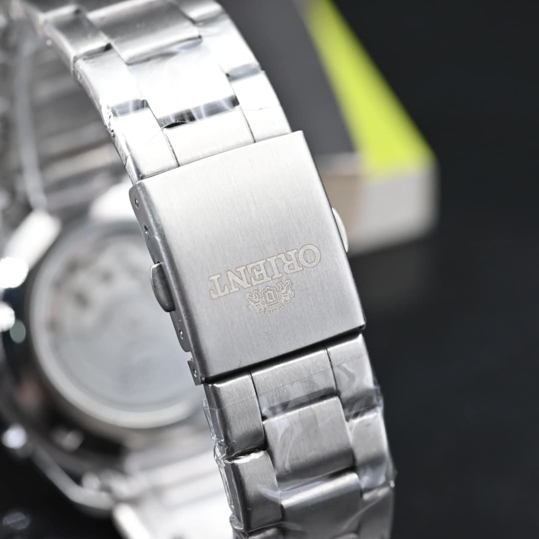 Orient Men's Quartz Chronograph Watch Red Dial Stainless Steel Band 100M Waterproof Sport Wristwatch - 4