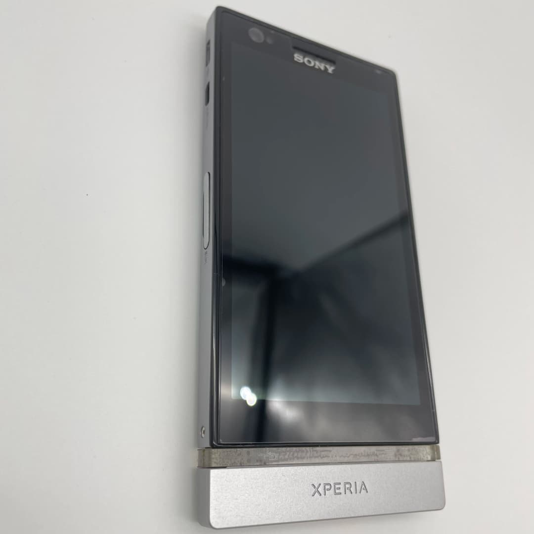 سوني اكسبيريا P LT22i الأصلي غير مقفول هاتف محمول 2G/3G بكاميرا 8 ميجابكسل وبلوتوث 4.0 بوصة وبطارية 1305 مللي أمبير في الساعة - 4