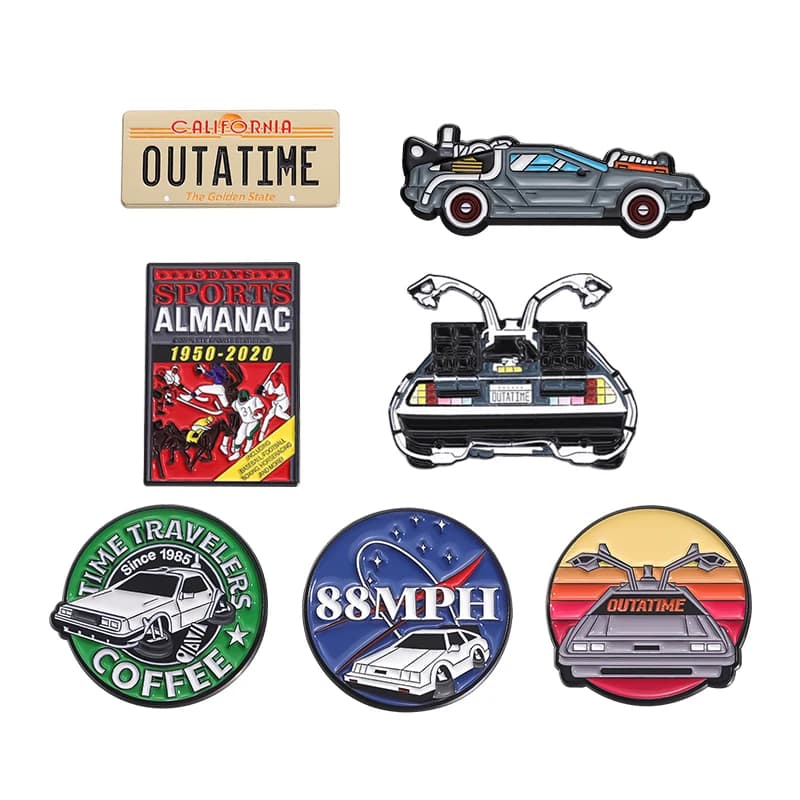 الكرتون سيارة المينا دبوس مخصص بروش شارة التلبيب الملابس المعدنية والاكسسوارات بالجملة على ظهره مجوهرات هدية للأصدقاء