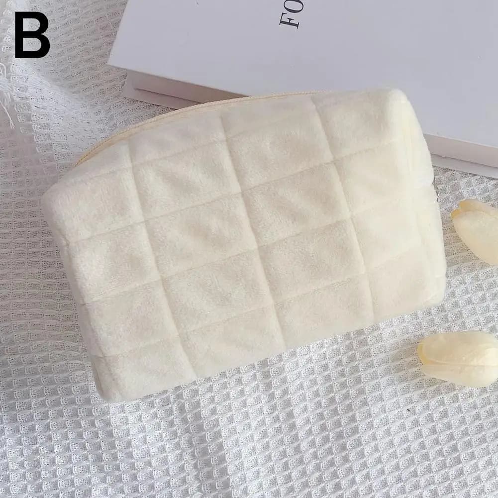 حقيبة مستحضرات تجميل كبيرة بلون واحد، حقيبة مكياج فرو لطيفة للنساء أثناء السفر، حقيبة أدوات الزينة، حقيبة غسيل، حقيبة أقلام قطيفة - 4