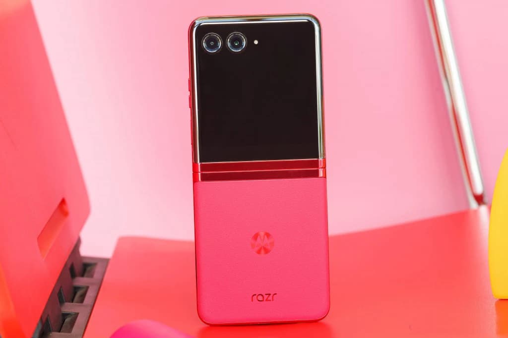 98%New Motorola Razr 40 Ultra 5G XT2321 Mobile phone CPU Qualcomm Snapdragon 8+ Gen 1 Screen 6.9" Fingerprint Android Used phone - 5