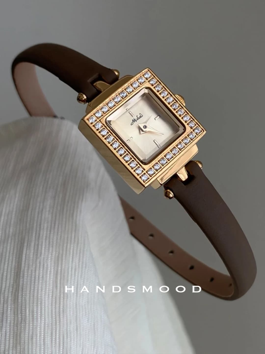 Retro High-End Luxury Gold Watch for Women: Versatile Quartz Timepiece, Vintage-Style Stainless Steel Gift for Women - 4
