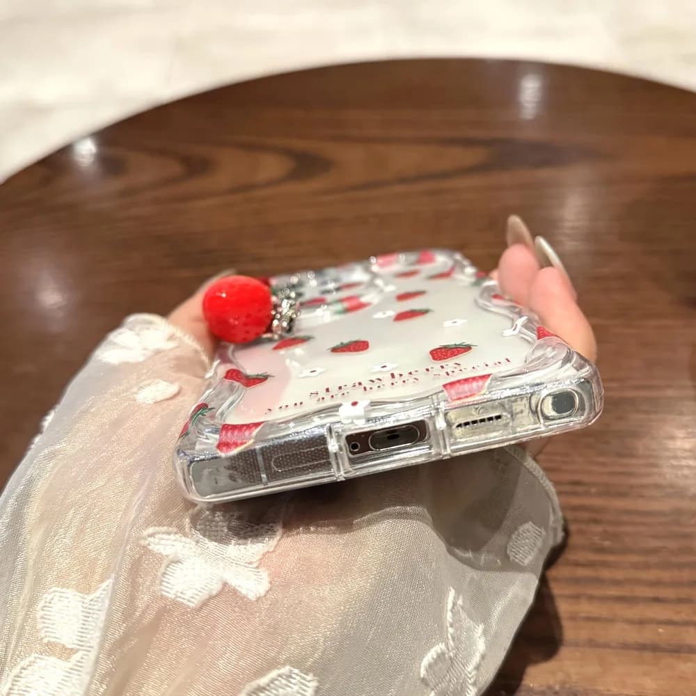 غطاء هاتف بطباعة فراولة، مناسب لـ Samsung Galaxy S25-A33، شفاف وناعم - 4