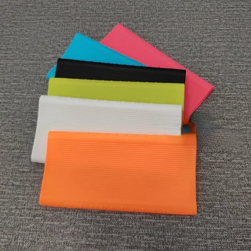 غطاء حماية من السيليكون لباور بانك Xiaomi Mi 2 سعة 10000 مللي أمبير في الساعة مع منفذين USB - غطاء حماية من الجلد - 3