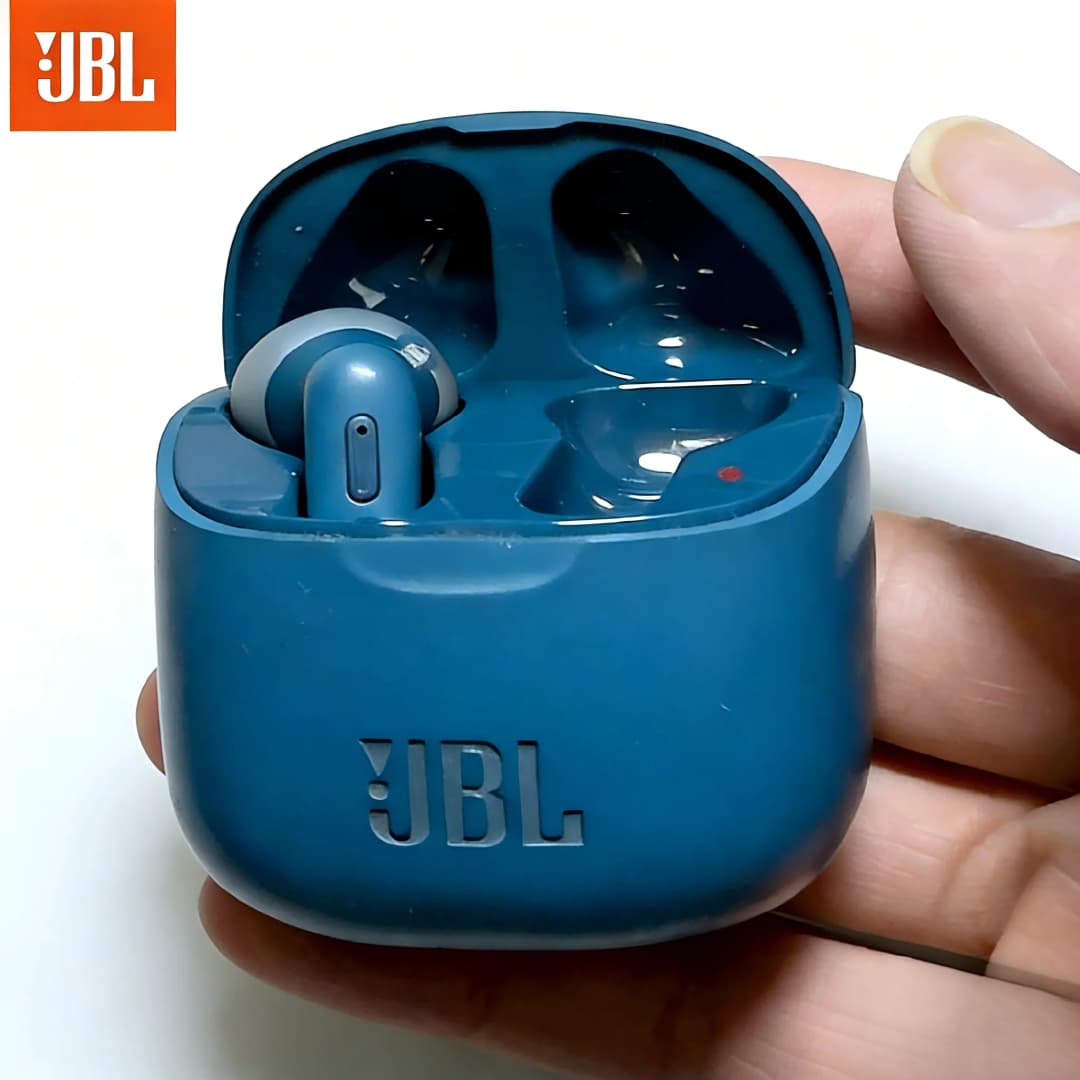سماعات بلوتوث لاسلكية JBL TUNE 220 TWS مع صوت ستيريو وسماعات رأس بتقنية MiC - 4