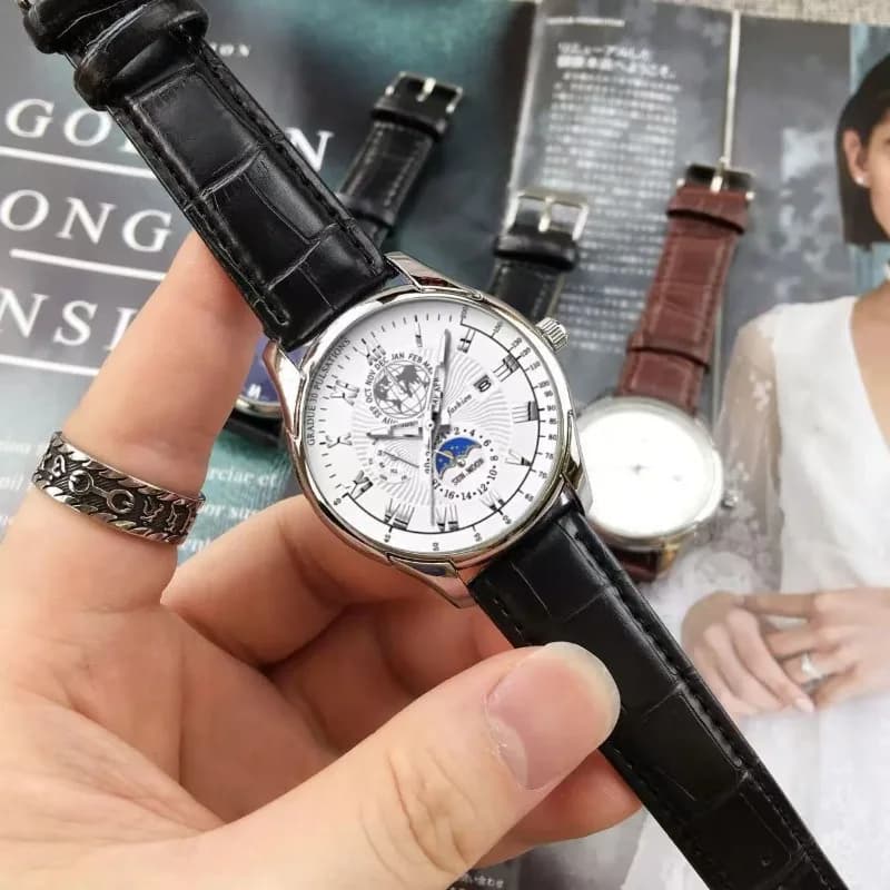 ساعة كوارتز رجالي بحزام أجوف مزين بتقويم وسماء مرصعة بالنجوم والقمر - 3