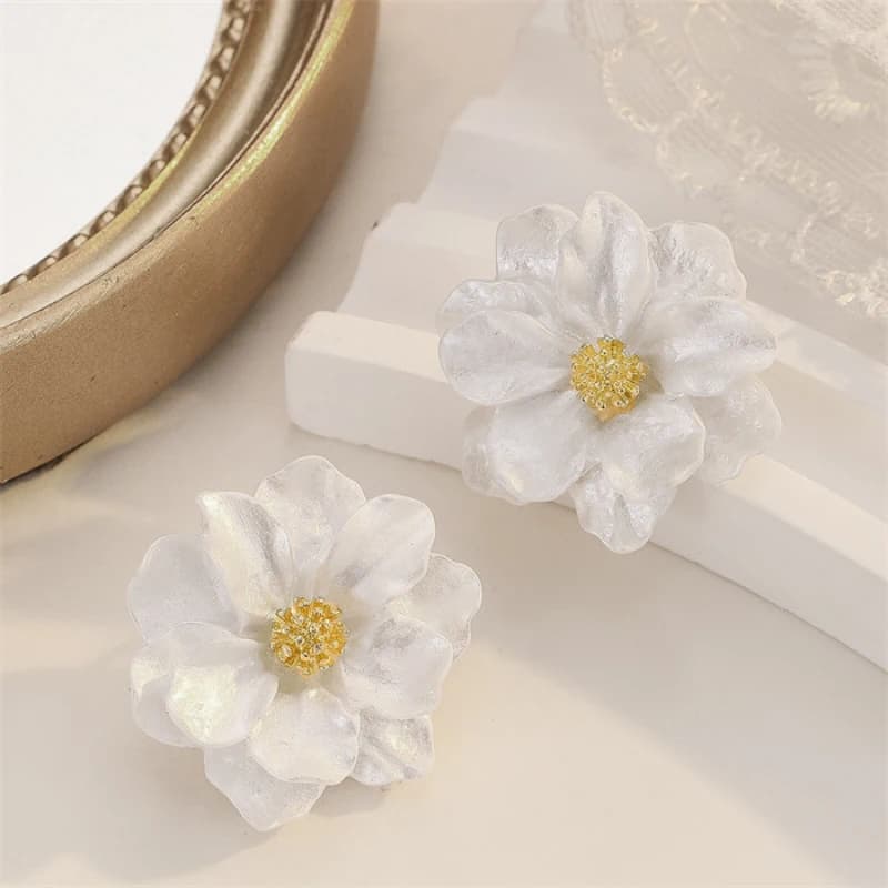 Pure White Women's Dangle Earrings Blooming Flower Acrylic Enamel Butterfly Imitation Pearl Heart Hanging Earrings Elegant Brinc - 2