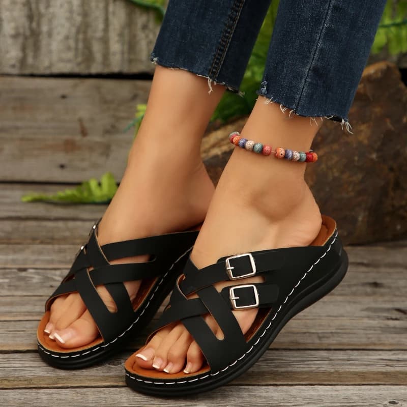 2026 New Women's Double Buckle Design Sandals Fashionable Hollow Leisure Beach Color blocked Sandals
