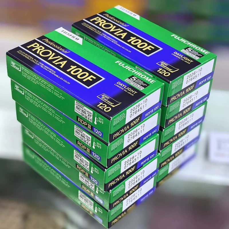 1-6Rolls Original Fujifilm PROVIA120 Color Reversal Film RDP3 100F Positive Film Daylight Type (Daylight) 120 Film Reversal Film