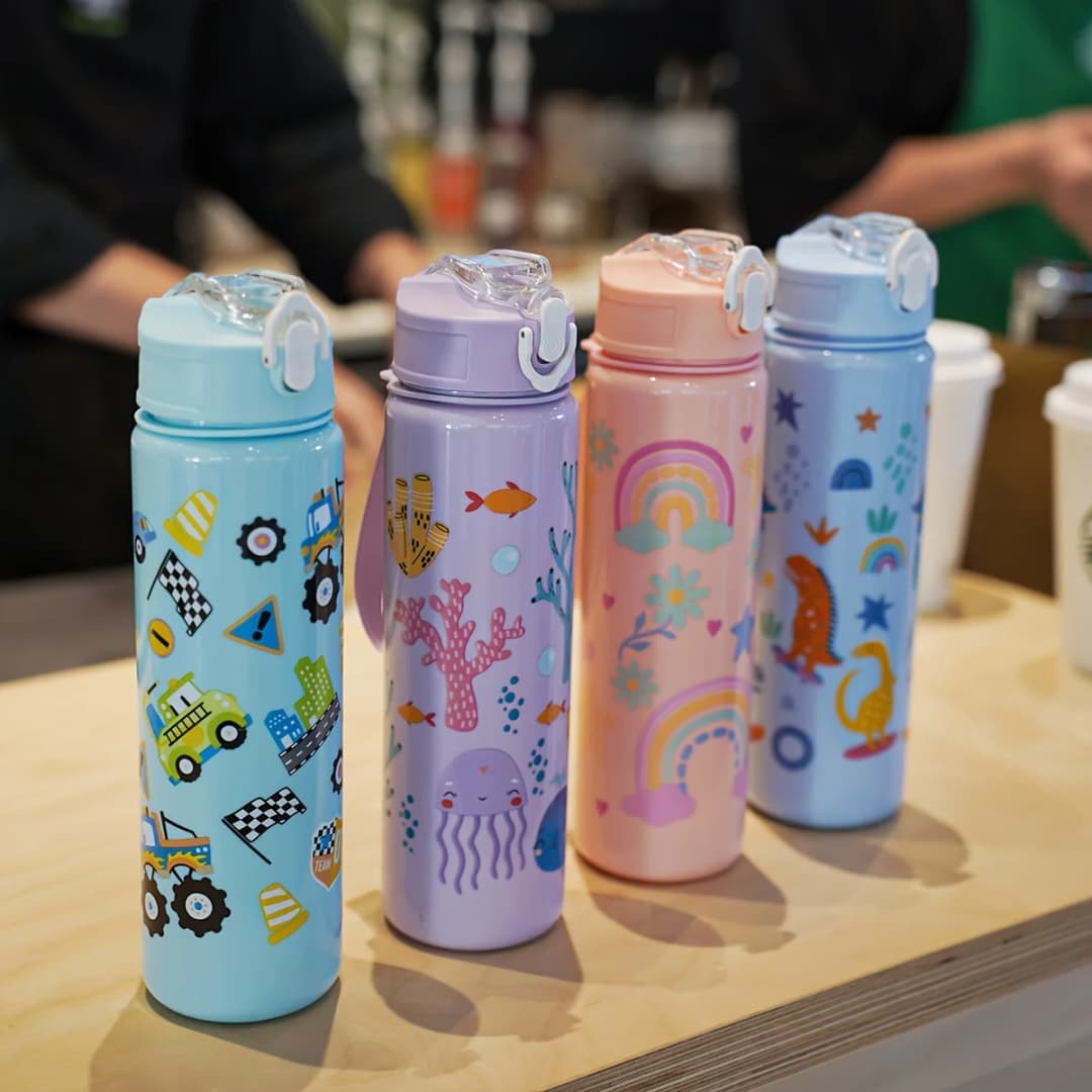 1pc 750ml 23OZ cartoon car series plastic water bottle, multiple styles available, suitable for outdoor sports, holiday