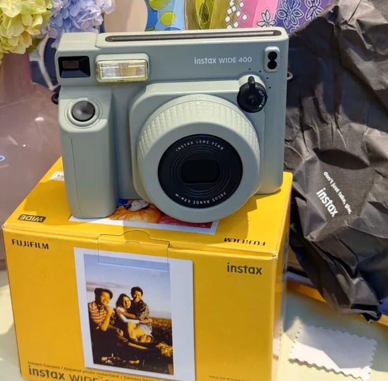 كاميرا Fujifilm Instax Wide 400 جديدة أصلية، كاميرا فورية، فيلم واسع 300، مجموعة ترقية اختيارية مع حبل يد وقاعدة