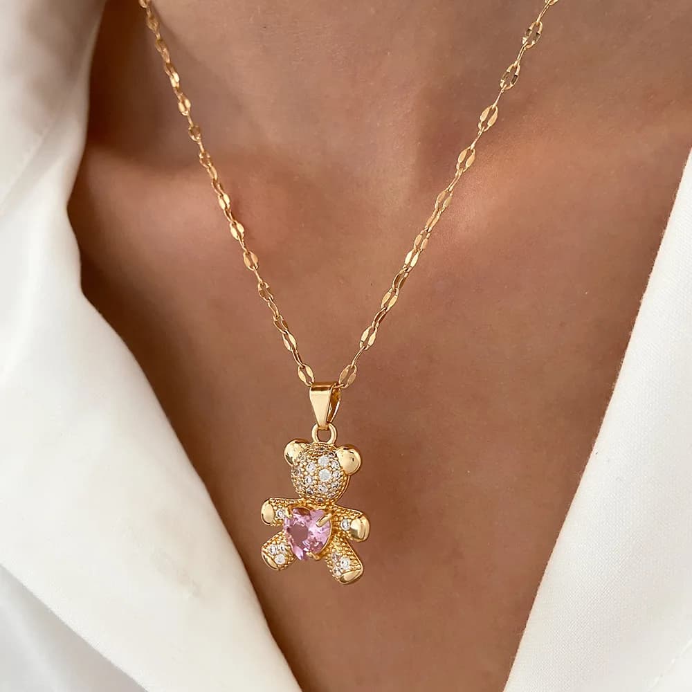 New Exquisite Fashion Full of Crystals Embrace Love Heart Cartoon Bear Pendant Necklaces for Women Charm Jewelry Holiday Gift