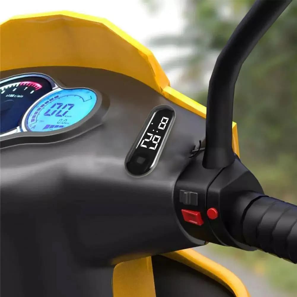 ساعة رقمية للسيارة مع ملصقات شخصية، شاشة LCD، إضاءة خلفية، ملحقات G2M2 - 2